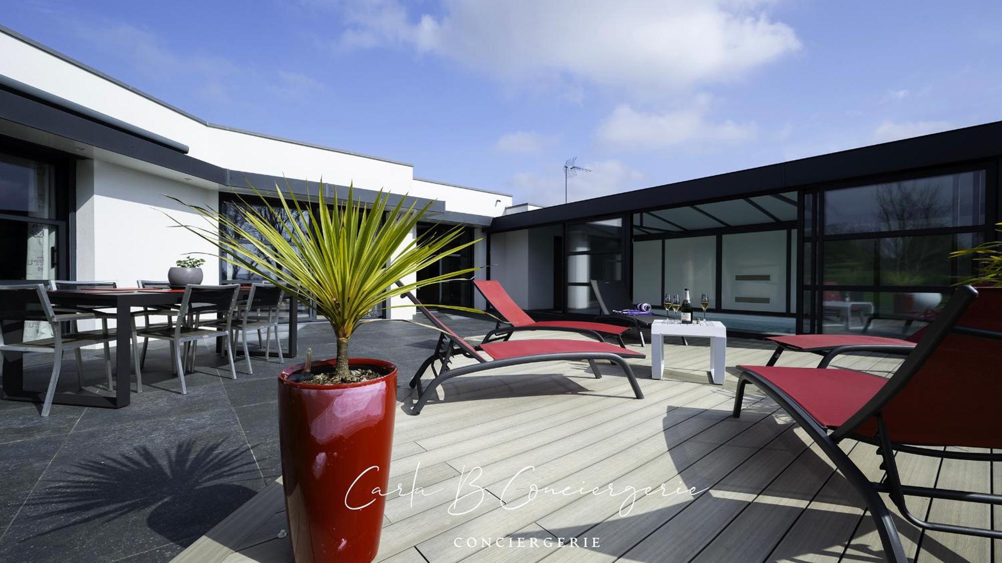 Perle Maison Contenporaine Avec Piscine 6 Pers Holiday home *